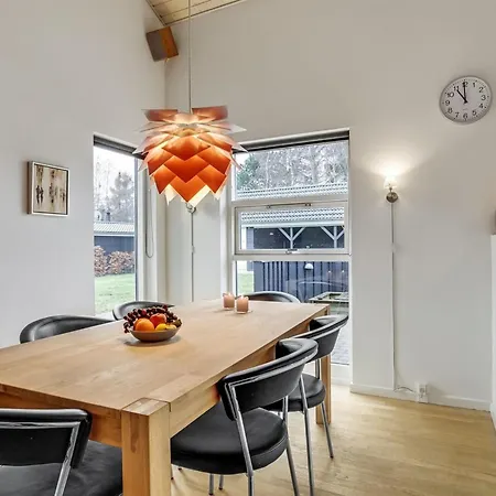 Karstina - 1km From The Sea By Interhome Hals