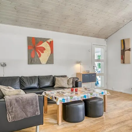 Karstina - 1km From The Sea By Interhome * Hals