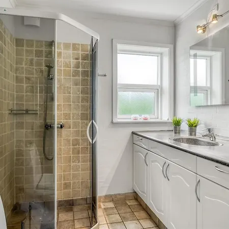 Karstina - 1km From The Sea By Interhome