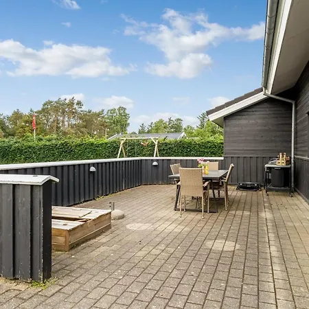 Karstina - 1km From The Sea By Interhome Hals